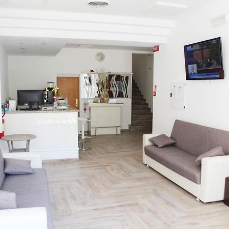 Hotel Luna Ріміні Екстер'єр фото