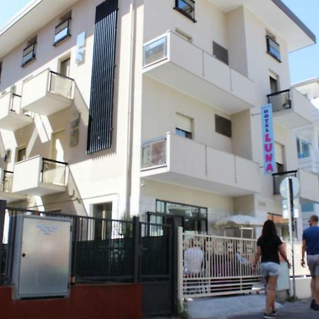 Hotel Luna Ріміні Екстер'єр фото