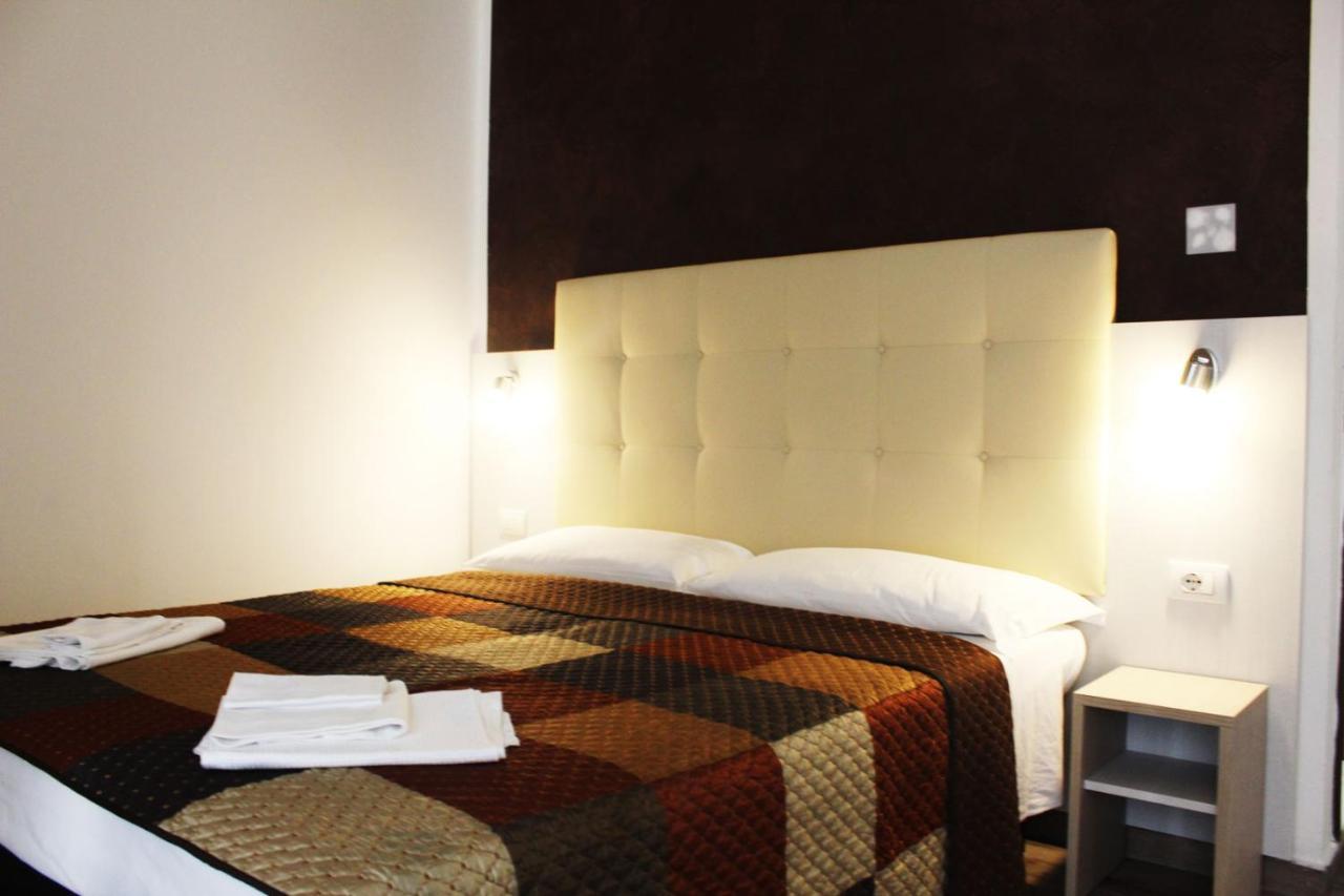 Hotel Luna Ріміні Екстер'єр фото