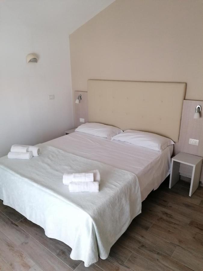 Hotel Luna Ріміні Екстер'єр фото